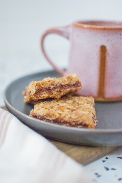 Strawberry Oatmeal Bars: A Festival for Your Tastebuds